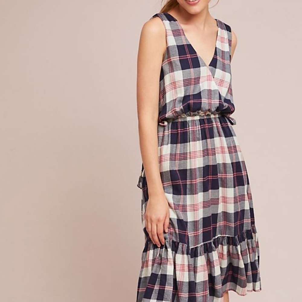 Isabella Sinclair Dickens dress